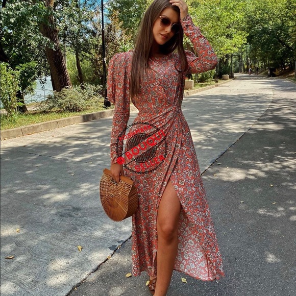 Zara Dresses & Skirts - BLOGGERS FAV ZARA FLORAL PRINTED DRAPED DRESS